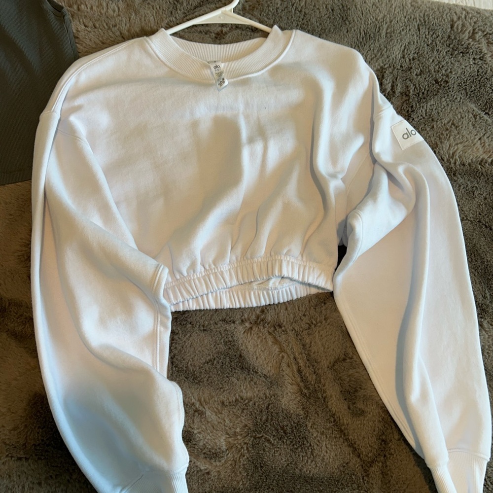 ALO Yoga white Cropped Sweatshirt - Picture 3 of 4